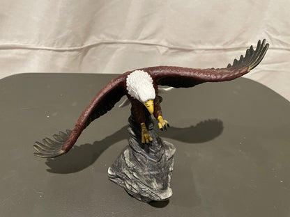 Vintage Wellington American Bald Eagle Sculpture