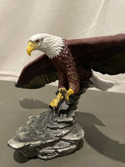 Vintage Wellington American Bald Eagle Sculpture