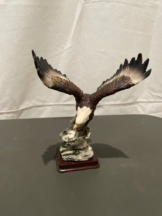 Bald Eagle Sculpture