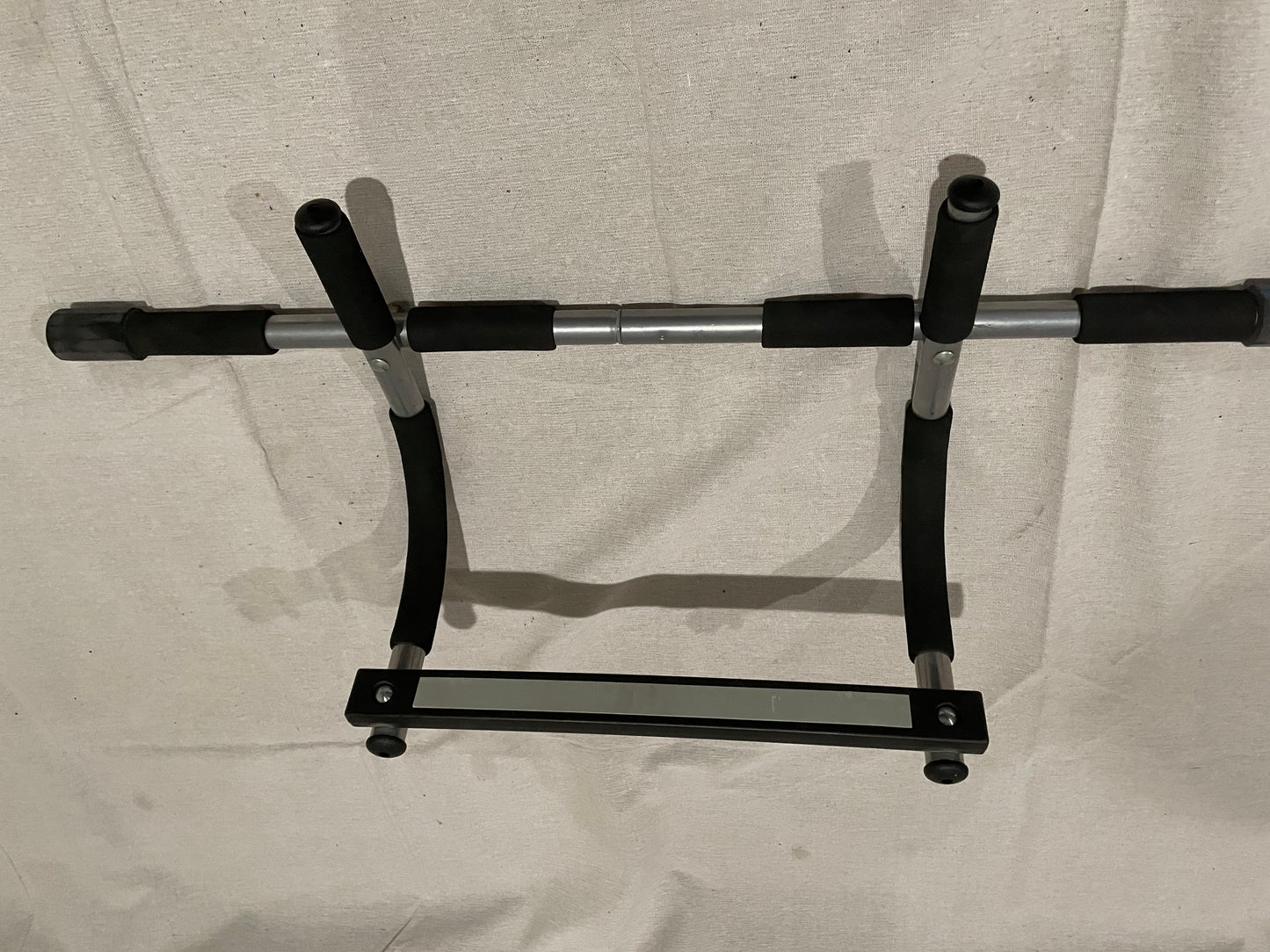 Pull-Up Bar / Pro Fit Iron Gym