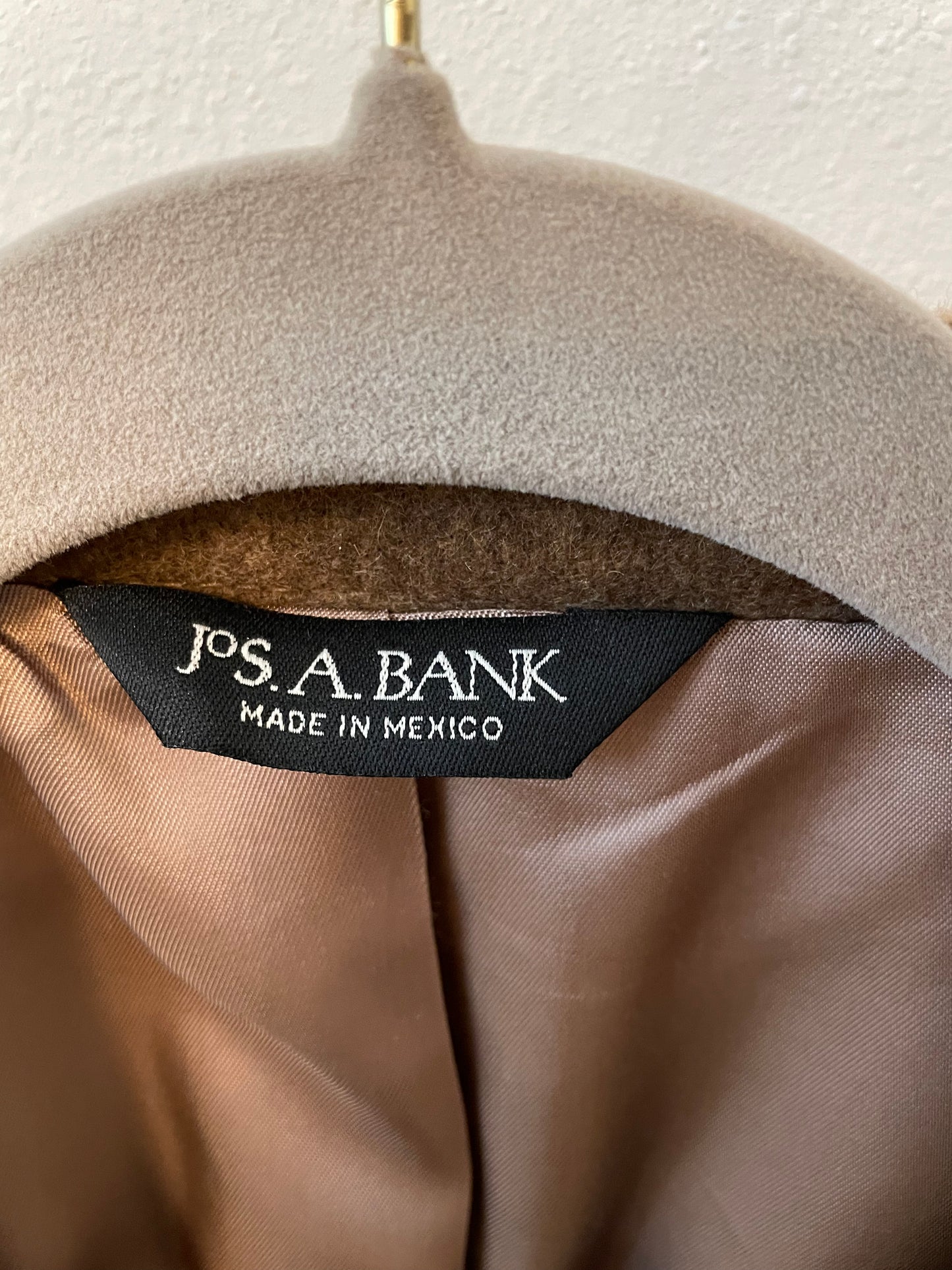 JoS. A. Bank 100% Camel Hair Sport Coat (Men's 46S)