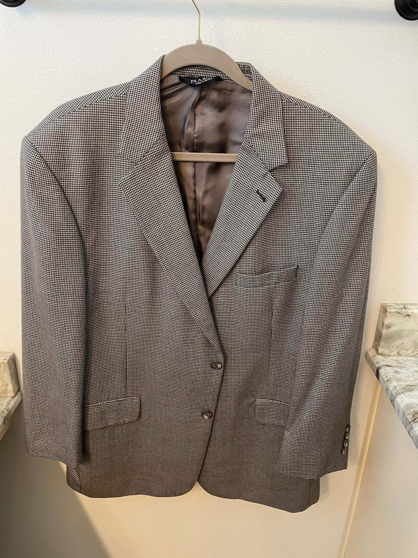 JoS. A. Bank Signature Collection Sport Coat (Men's 46S)