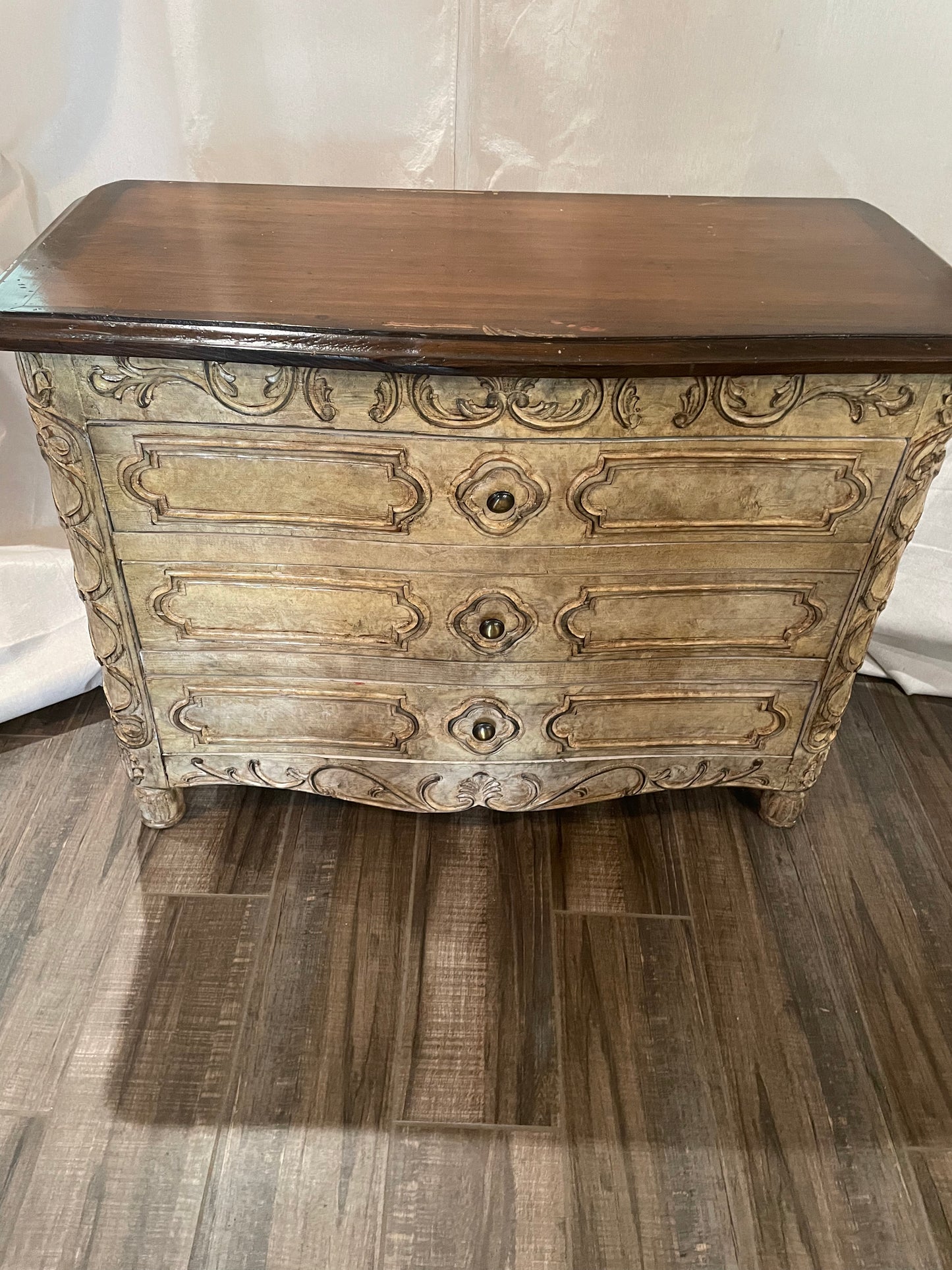 Mid Size Dresser