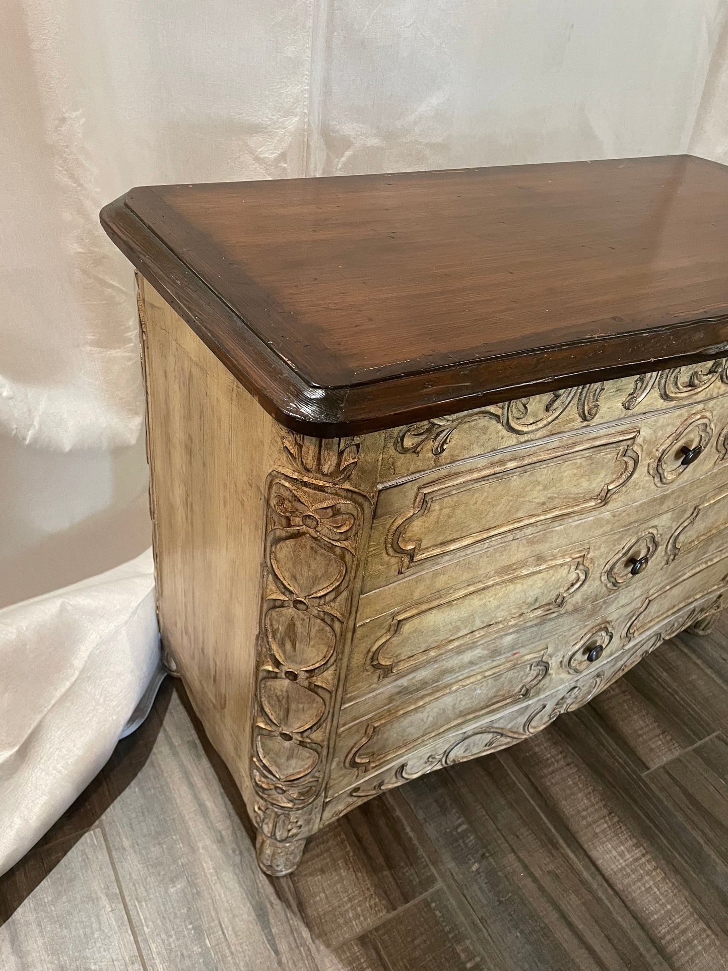 Mid Size Dresser